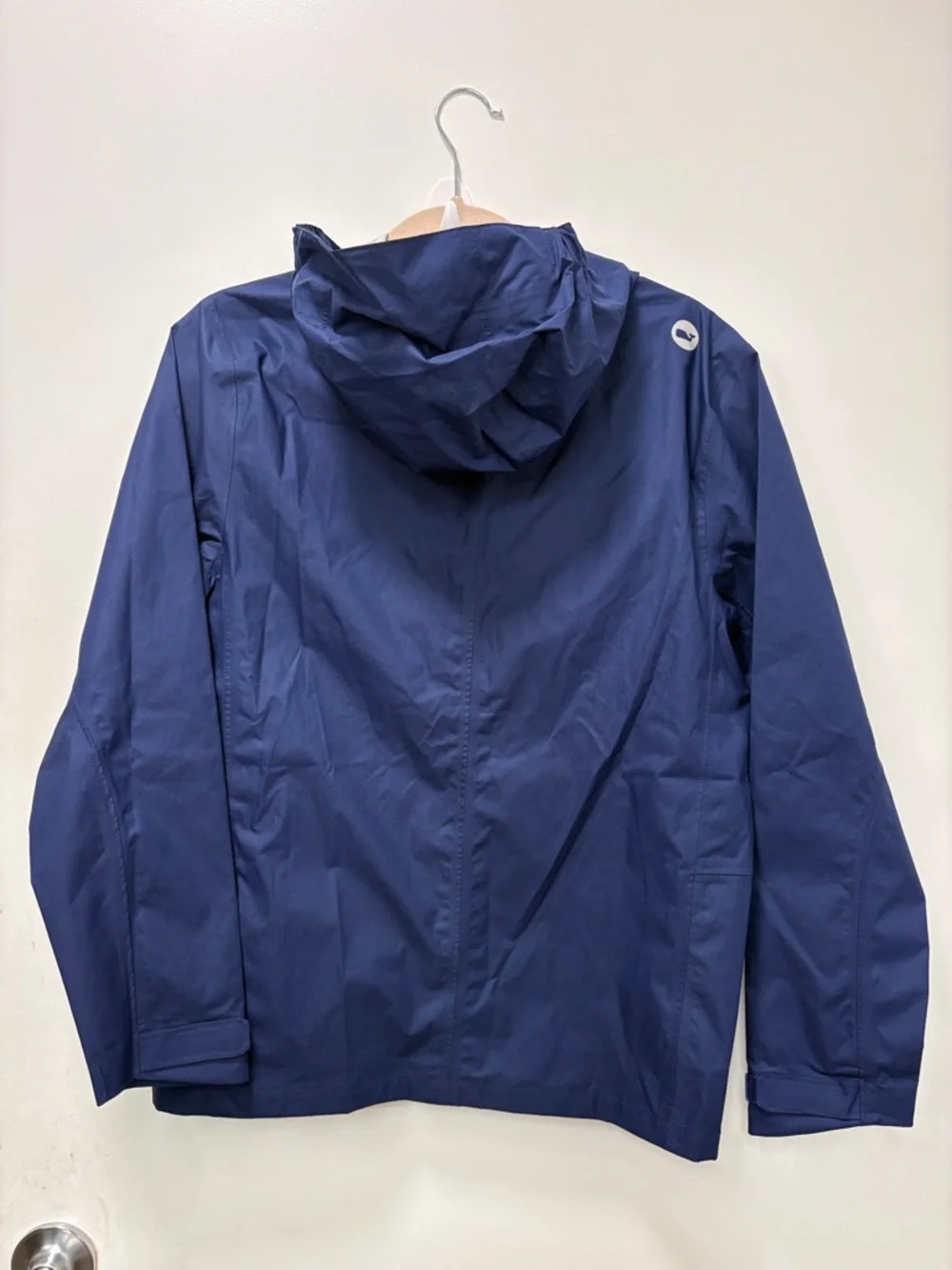 VINEYARD VINES BOYS PERFORMANCE HOODED RAIN JACKET NAVY BLUE! - Picture 3 of 8